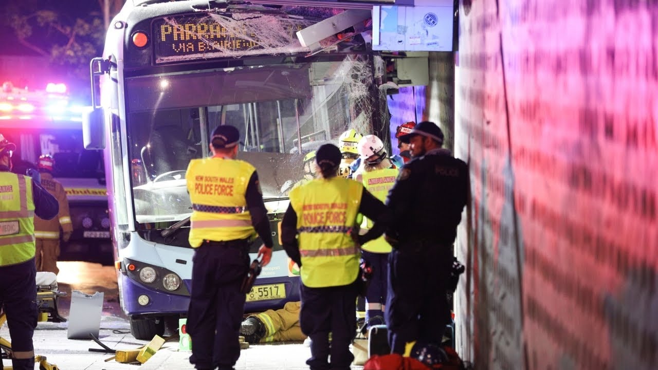 Bus crushes teen in Sydney’s west - YouTube