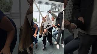 POV: Du weichst der Kamera aus, aber nicht dem KINOFEST. 🎬📸