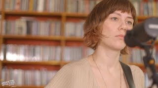 Molly Tuttle - 'Cold Rain & Snow' (Cover) | #UnderTheAppleTree chords