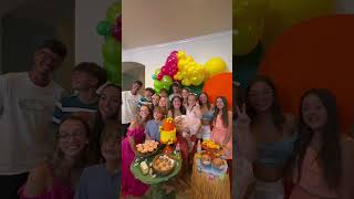  Festa Maria Clara ❤️ Qual YouTuber você conhece aí ? #shorts #funny #eua #explore #viralshorts 