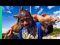 Bahamas BAREHAND Pig Hunting!! Carribean’s Most DANGEROUS Food!!