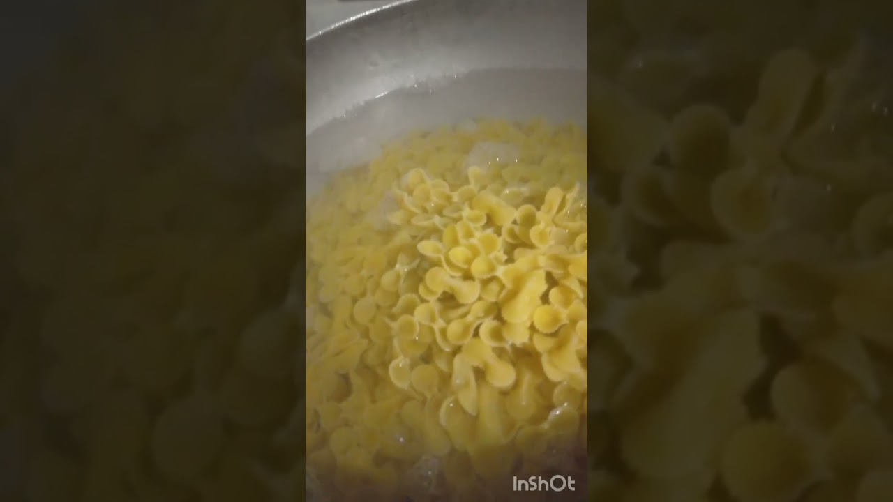 ماکارانی گوشک همراه گوشت مرغ