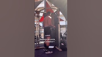 Getting a Pump Before Going Out😅