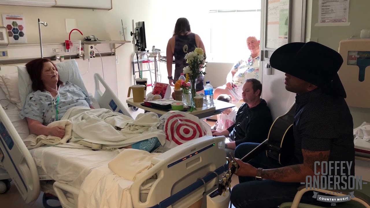 Country Star Sings For Patient In Hospital Tear Jerker Youtube