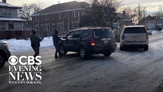 Download Lagu Retired ICE agent breaks down deadly Minneapolis shooting MP3