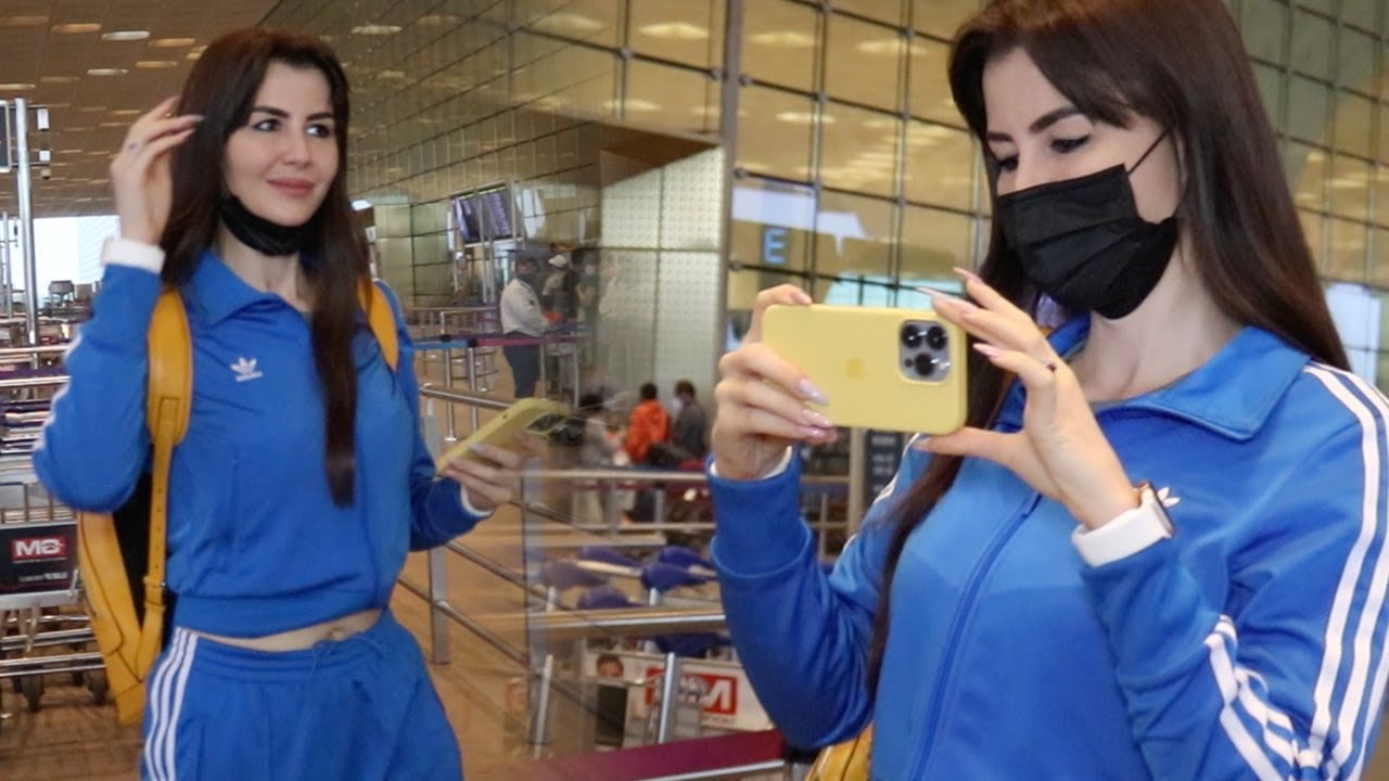 Georgia Andriani किसका Video बना रही है Mumbai Airport पर? Shudh Manoranjan