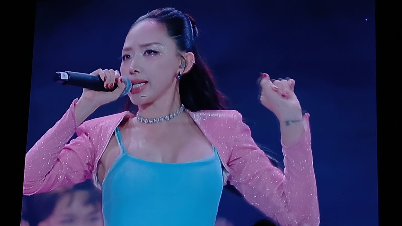 906090 - Tóc Tiên | SUPERFEST: Mùa Hè Rực Sáng | Nét Căng 1 Standing ...