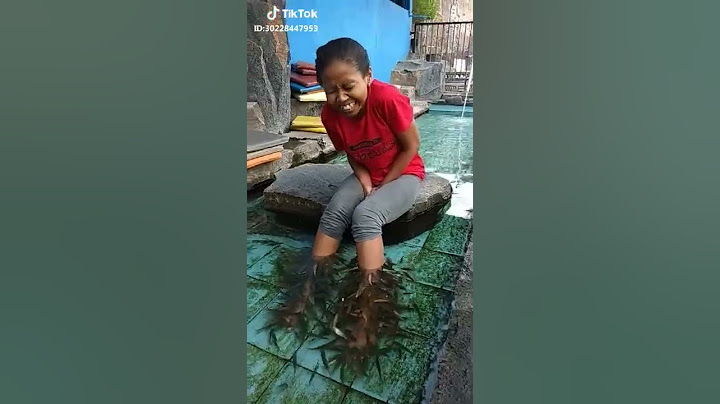 Mau ketawa takut dosa!!! Kaki di gigit ikan