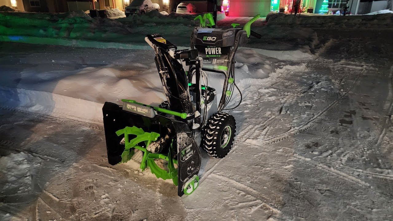 Review EGO Twostage Selfpropelled Cordless Electric Snow Blower YouTube