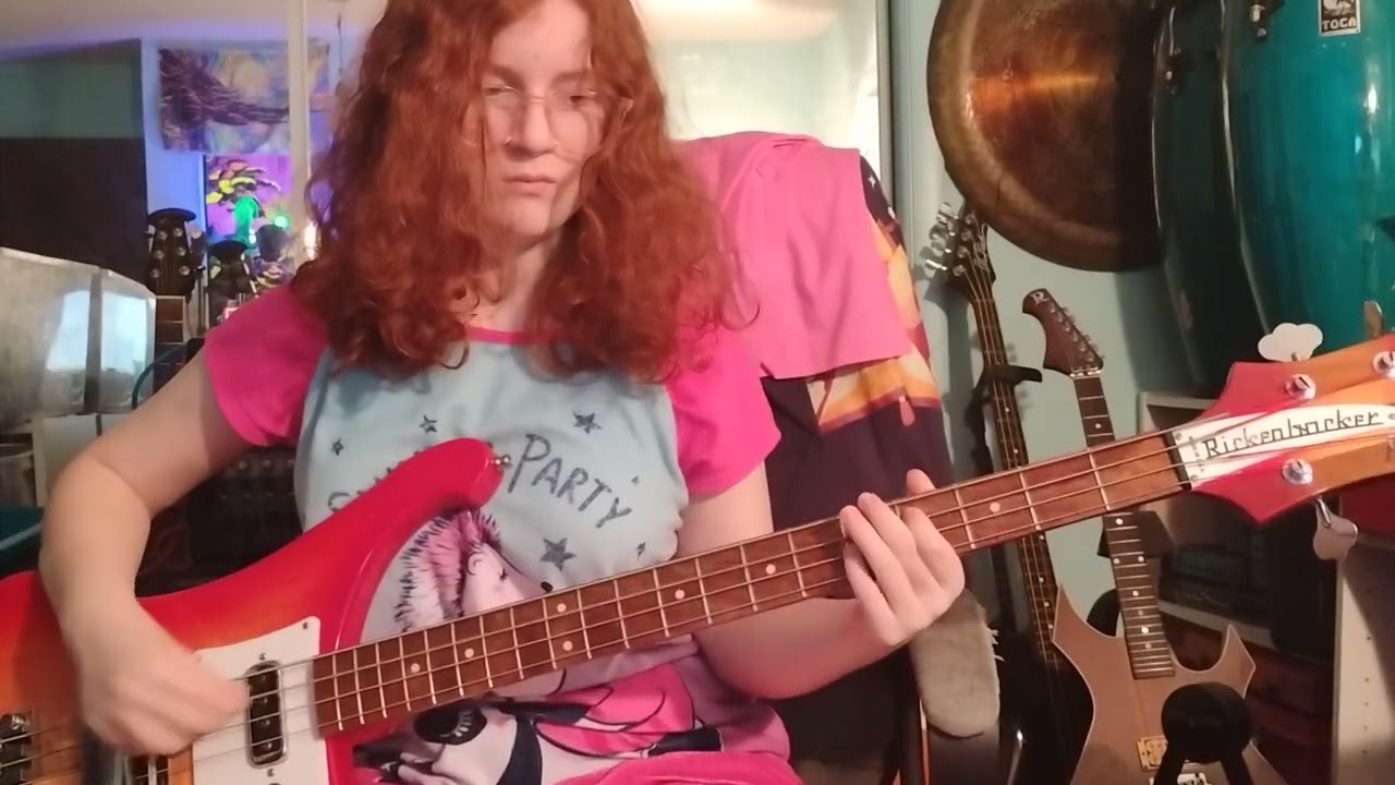 Smokin' Valves/Holocaust bass by Cara