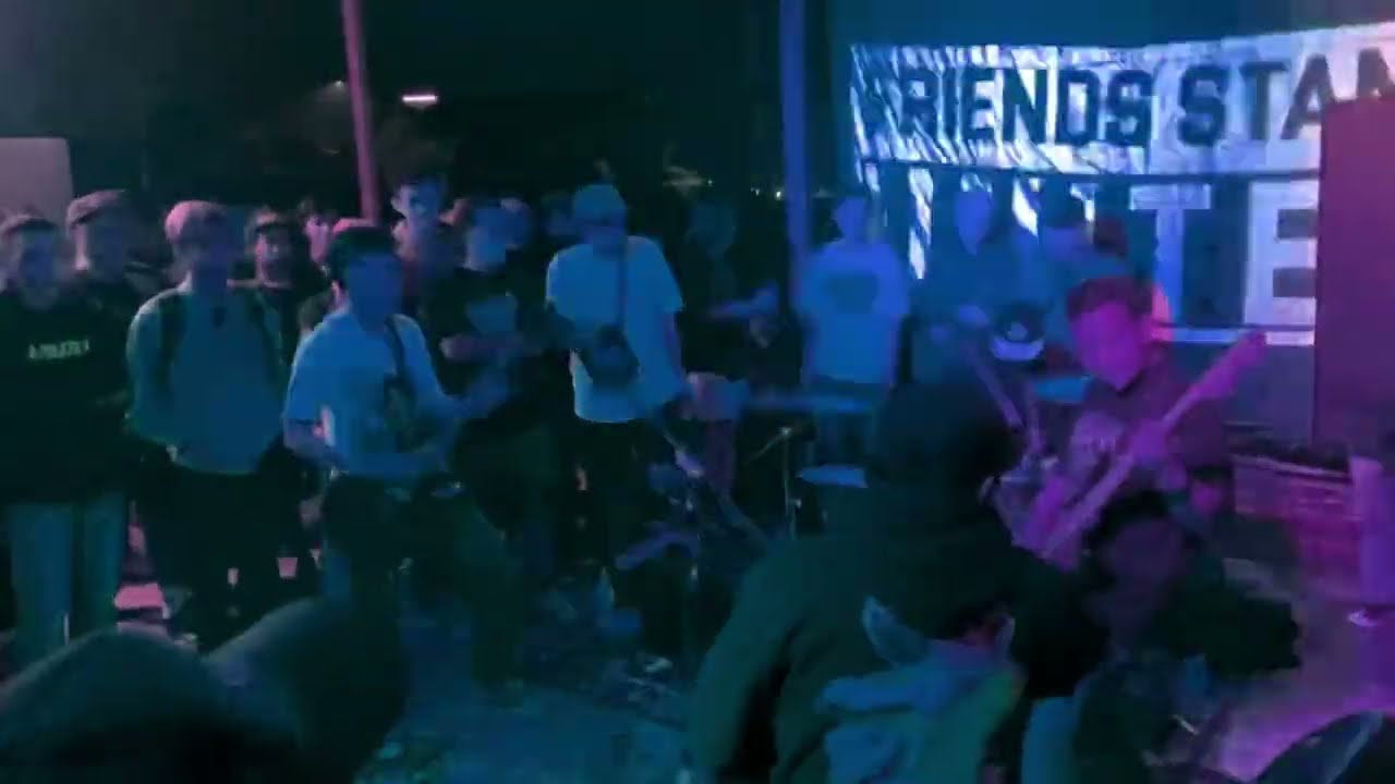 FUMIGASI AT FRIENDS STAND UNITED KEPANJEN auf YouTube ansehen FUMIGASI AT FRIENDS STAND UNITED KEPANJEN auf YouTube ansehen