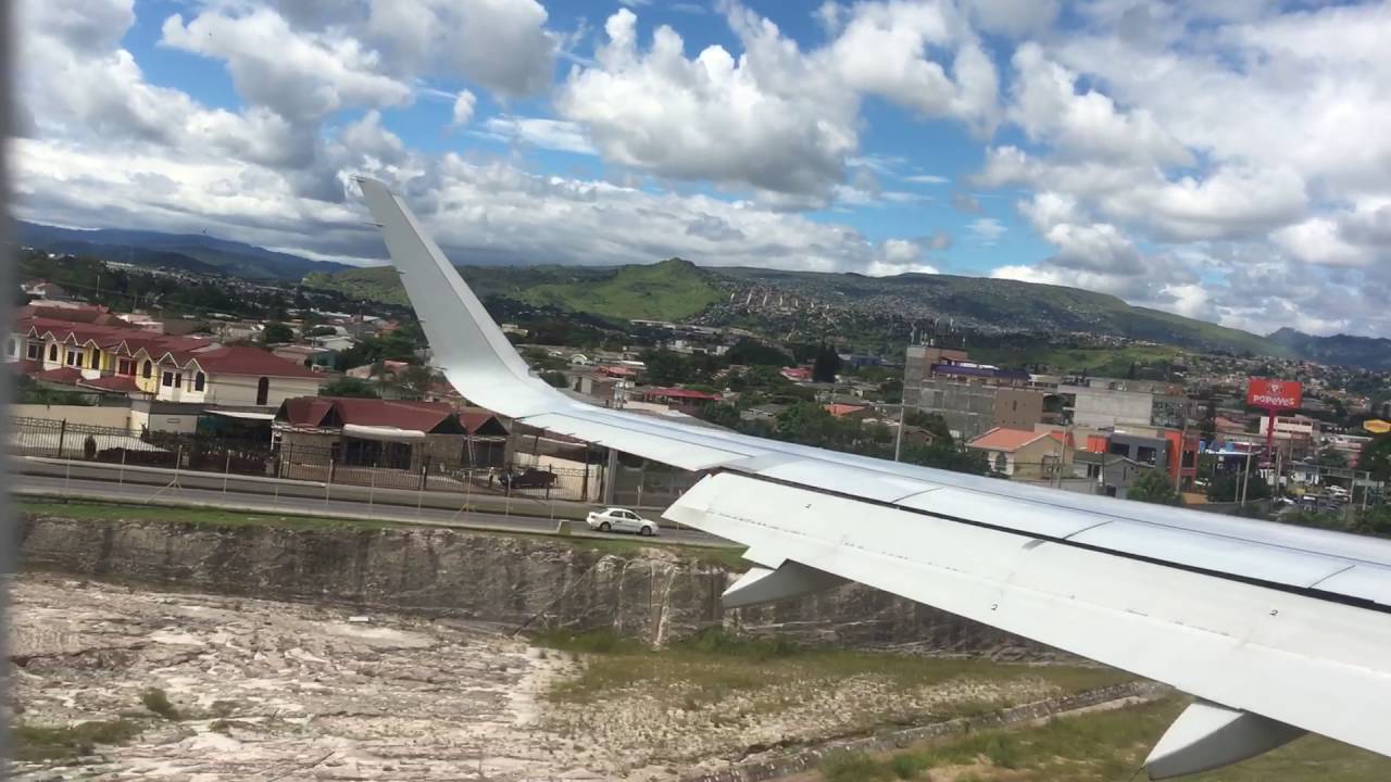 AA 955 KMIA-MHTG - YouTube