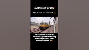 12453 Ranchi-New Delhi Rajdhani Express overtaking 13697 Gaya-Delhi Amrit Bharat Express.🚉❤️🔥