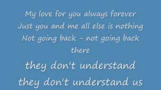 t.A.T.u Not Gonna Get Us - Lyrics Resimi