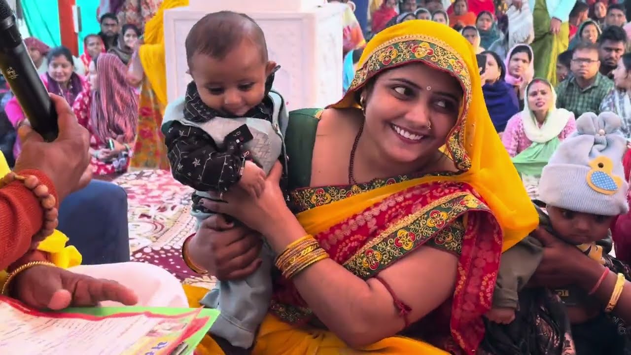 शनिवार को बच्चे आए धोक लगाने 