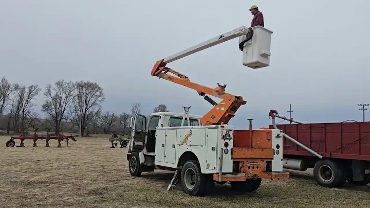 VERSALIFT SHV36 For Sale