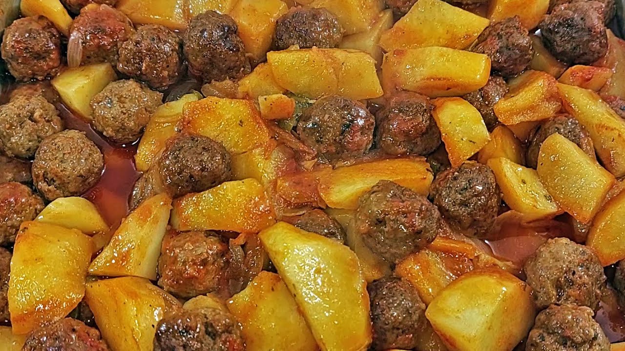 بربع كيلو لحمه مفرومه هتفطرى  العيله😍فطار اقتصادي بس يشرف❗اطعم طاجن كفته بالبطاطس😍مع رز بشعرية مفلفل