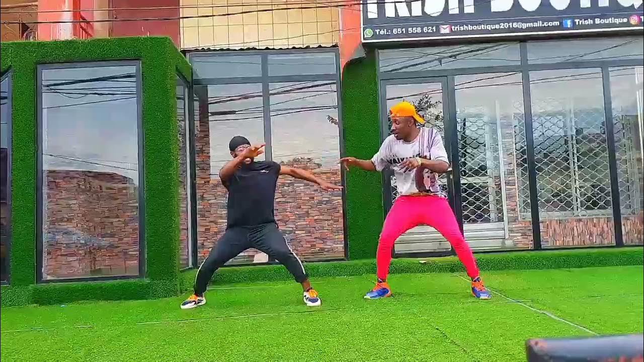 happy d'efoulan mapandè YouTube