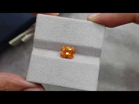 Spessartine garnet 2.72 carats cushion cut, Africa Video  № 2