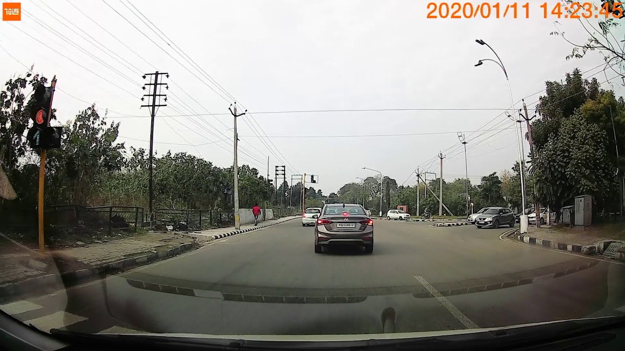 Red light jumping at Mohali Phase 10 Niper Road CH01AZ5068 - YouTube