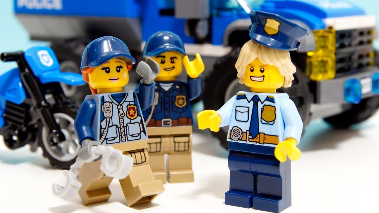 Lego遊び レゴ警察ゴッコ ネットシューターで泥棒を捕まえろ 今回は山のポリスの衣装で事件解決するぞ アナケナ カルちゃんのキッズアニメ Lego City Youtube