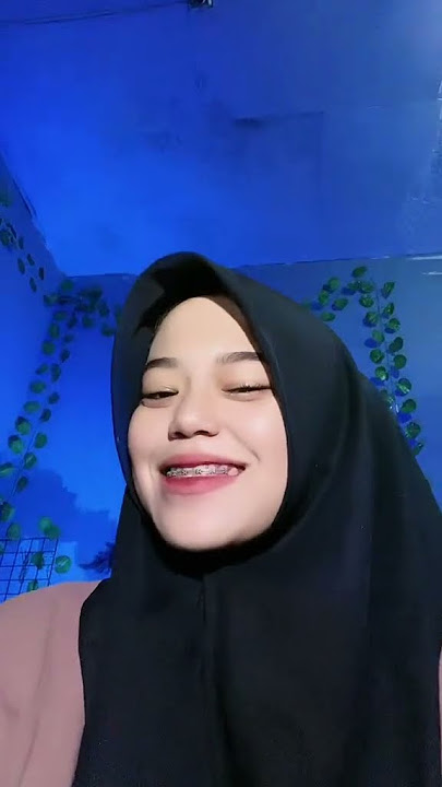 CEWE LIDAH PANJANG