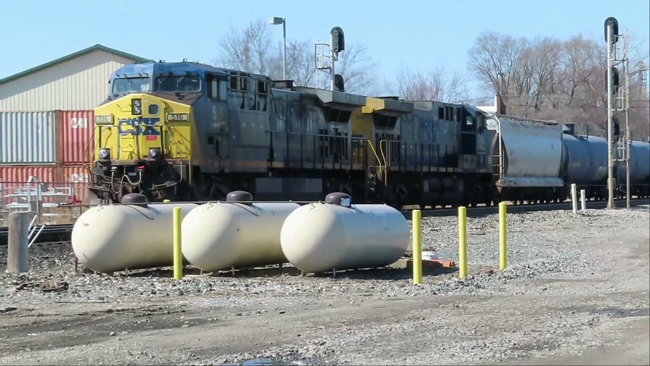 Early Spring Railfanning Action at the Fostoria Iron Triangle Railpark
