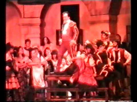 Simeon Markov as Escamillo from CARMEN, Act 2 - 18...