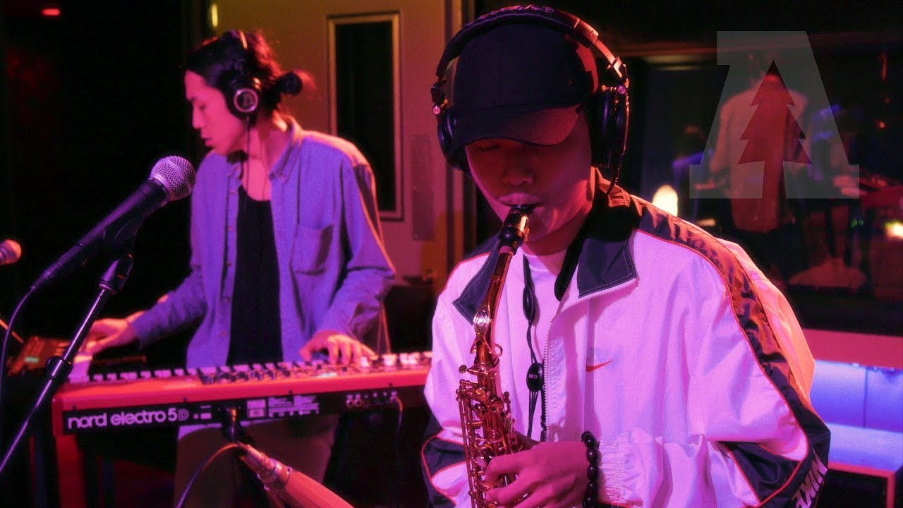 Παρακολούθηση Sunset Rollercoaster - Greedy | Audiotree Live στο YouTube Παρακολούθηση Sunset Rollercoaster - Greedy | Audiotree Live στο YouTube