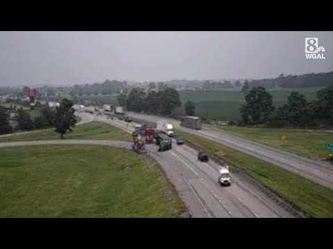 Crash slows traffic on I-81 in Franklin County - YouTube