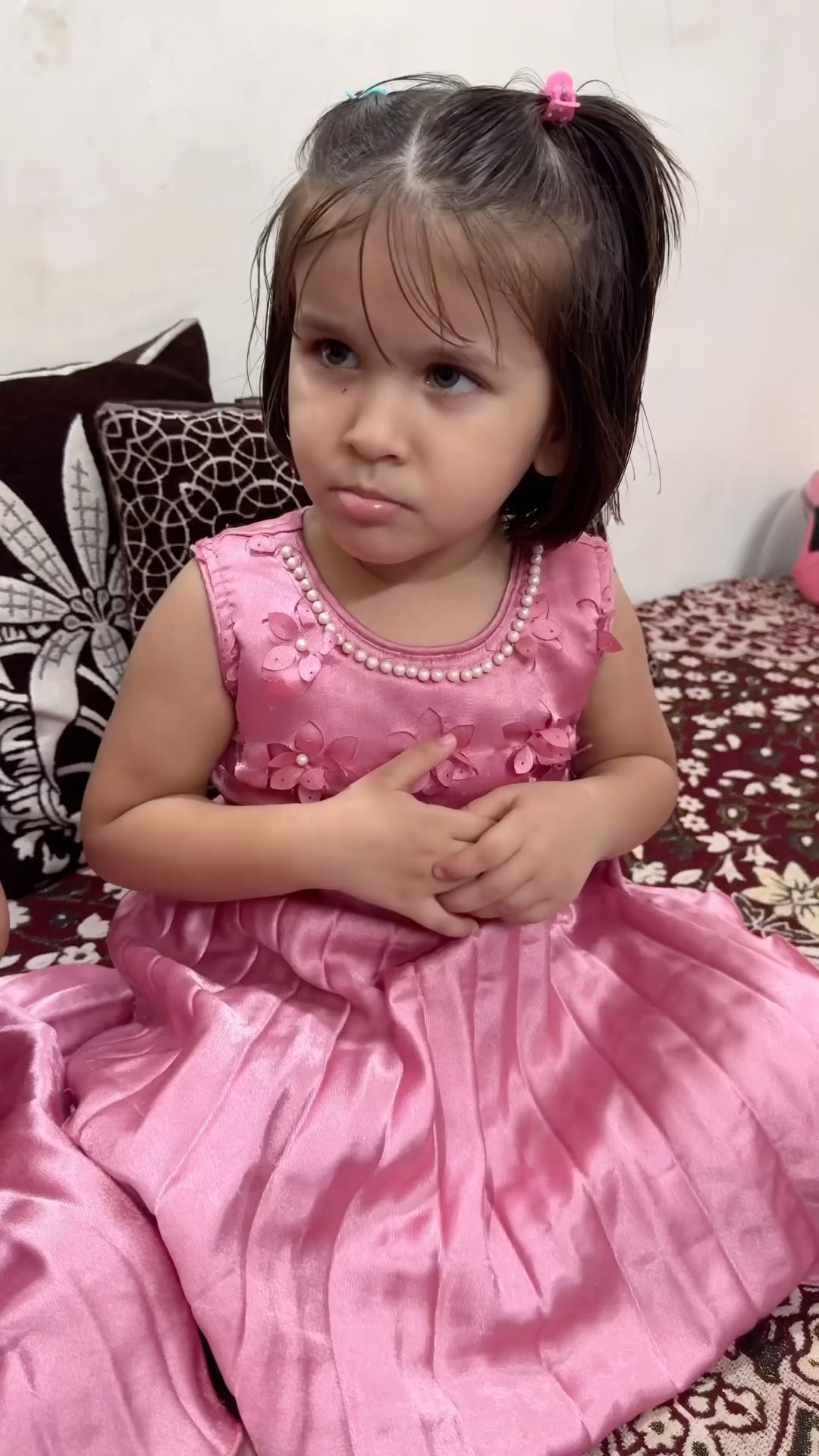 Vedika ko gift nhi mila??