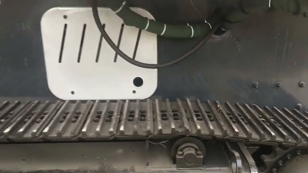 Quality mobile crawler jaw crusher, track mounted portable stone crusher for sale.