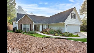 Take a virtual walkthrough of 11 Lovers Loop Rd  Asheville, NC 28803