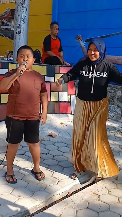 Arda Tatu - Sanes live perform di Kolam Renang Banjarsari Tawangsari, Sukoharjo.