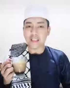 Minum kopi tambah roti , rokok likmat banget