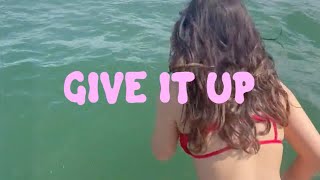 Z3LLA - Give It Up (Official Lyric Video) Resimi