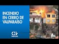 Incendio consume al menos cinco casas en cerro San José de Dios en Valparaíso