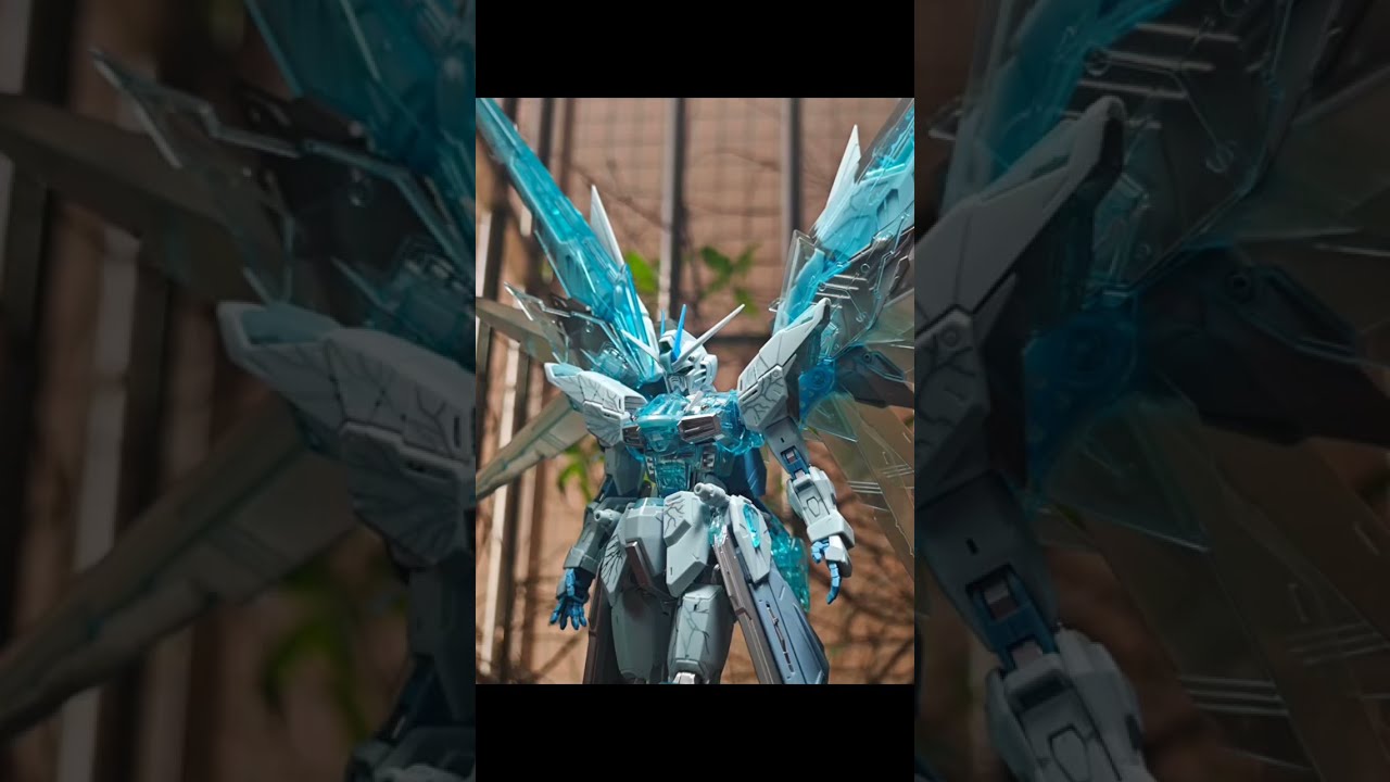MG 1/100 Freedom Gundam 2.0 [Cross Contrast color - Clear