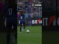 Reflexes on another level. 🧤 Morgan Messner ✨