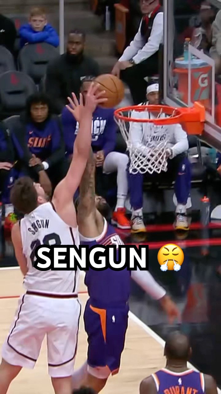 Sengun with the poster!