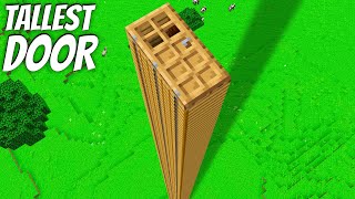 I found a TALLEST DOOR in Minecraft ! Who built THE LONGEST DOOR ?