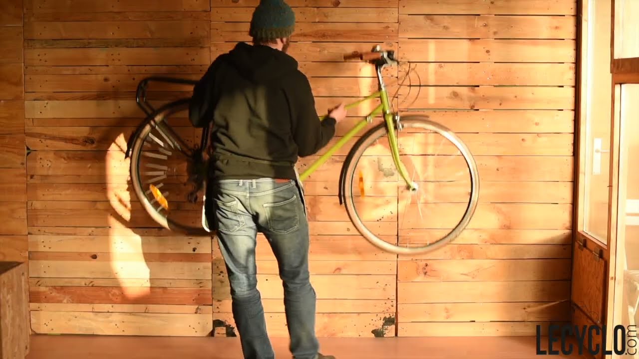 Mottez Range-vélo un crochet à fixer au mur ou au plafond