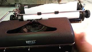 Royal Typewriter vs WD-40, Vintage Quiet De Luxe Clean Success