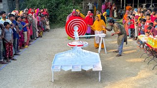 জিলাপির প্যাঁচের মত বল ঘুড়িয়ে বক্সে ফেলে পুরুস্কার জেতার চ্যালেঞ্জ। নতুন গ্রামে খেলার আনন্দ