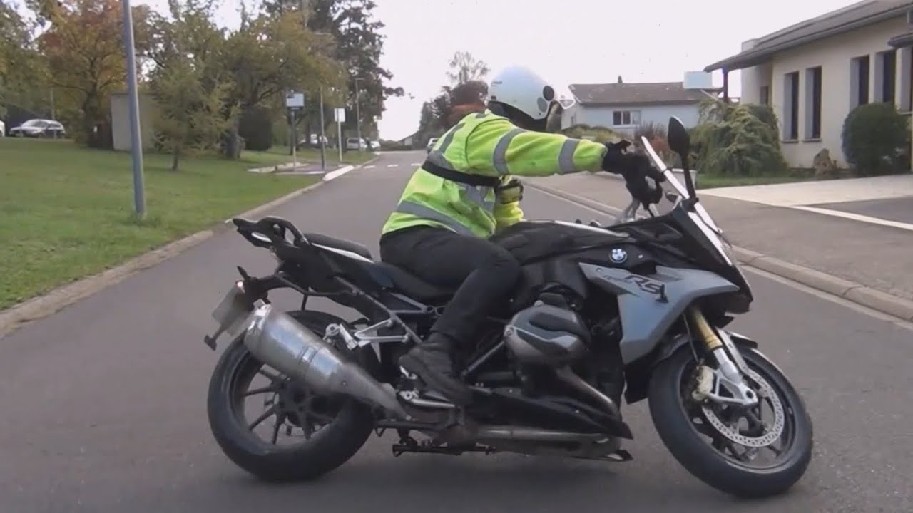 comment faire demi tour en moto