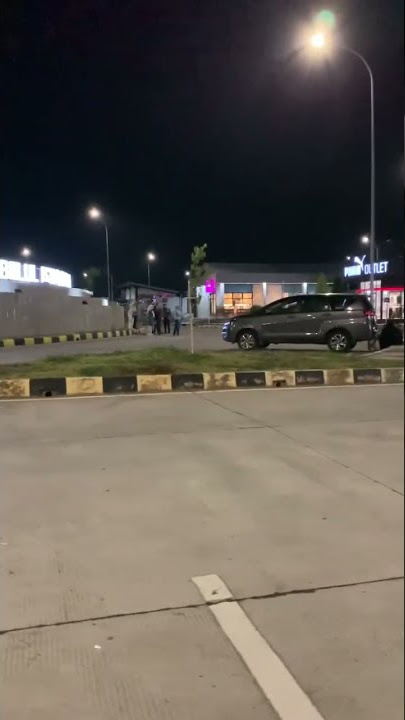 Istirahat sejenak di rest area tol batang malam malam (2)