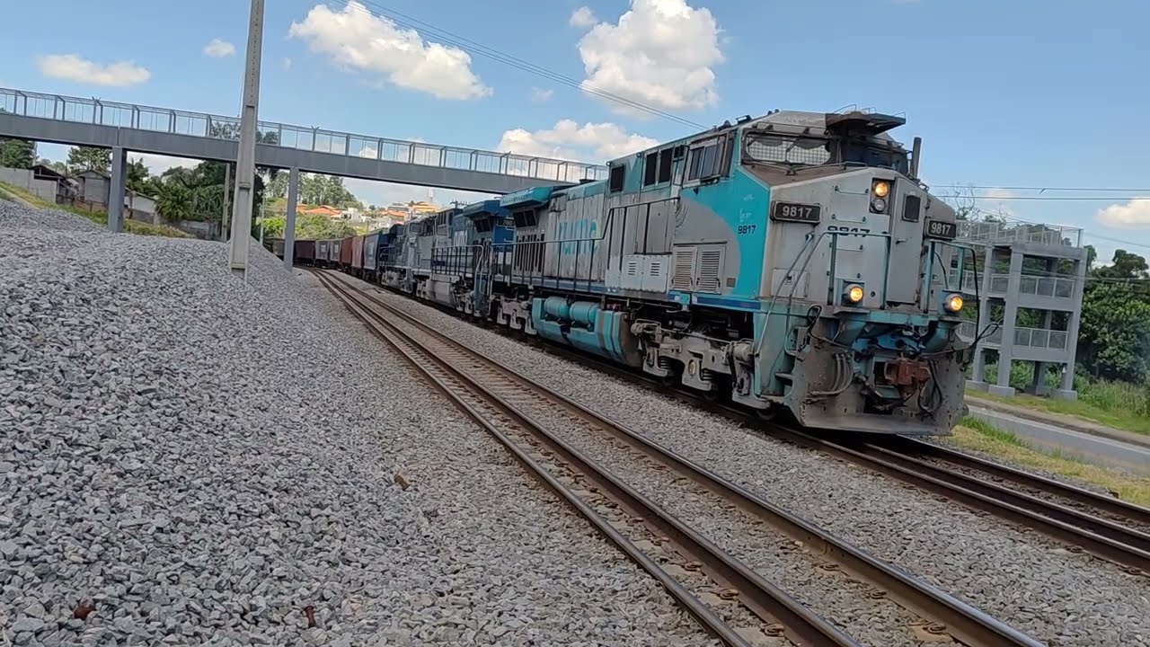 Chegada de composição na estação Canguera