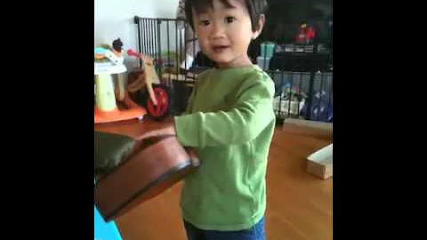 Cruz sings with his Ukelele