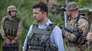 Guerre en Ukraine : Zelensky se rend sur le frontle, le Donbass ravagé par une bataille acharnée