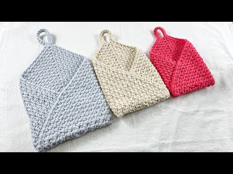 The crochet wall hanging storage bag is practical, beautiful and simple